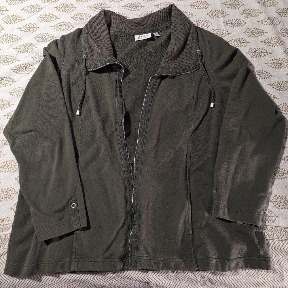 D&Co Active, lightweight zipper jacket with pockets, olive green